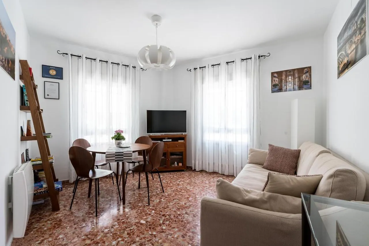 Anna - Triana Apartment Seville